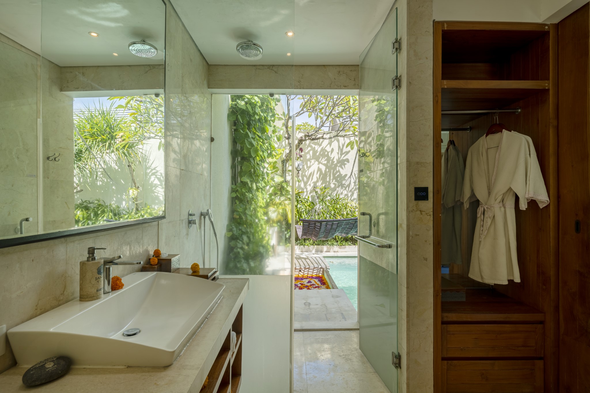 Sana Vie Smart One Bedroom Villa with Private Pool and Bathtub by INI VIE HOSPITALITY