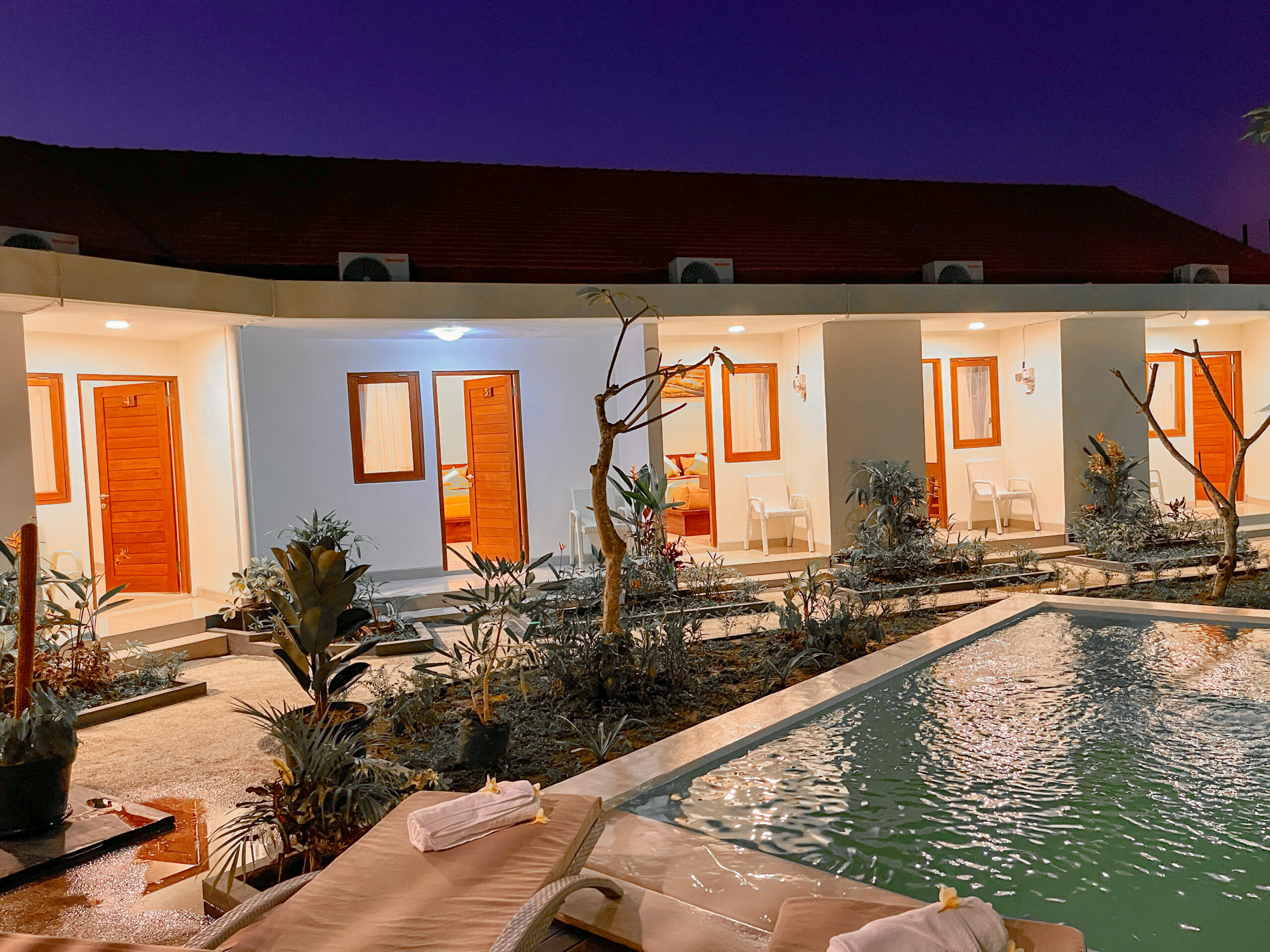 Guest House Mora Residence Jimbaran  Deluxe Room by SAMHITA