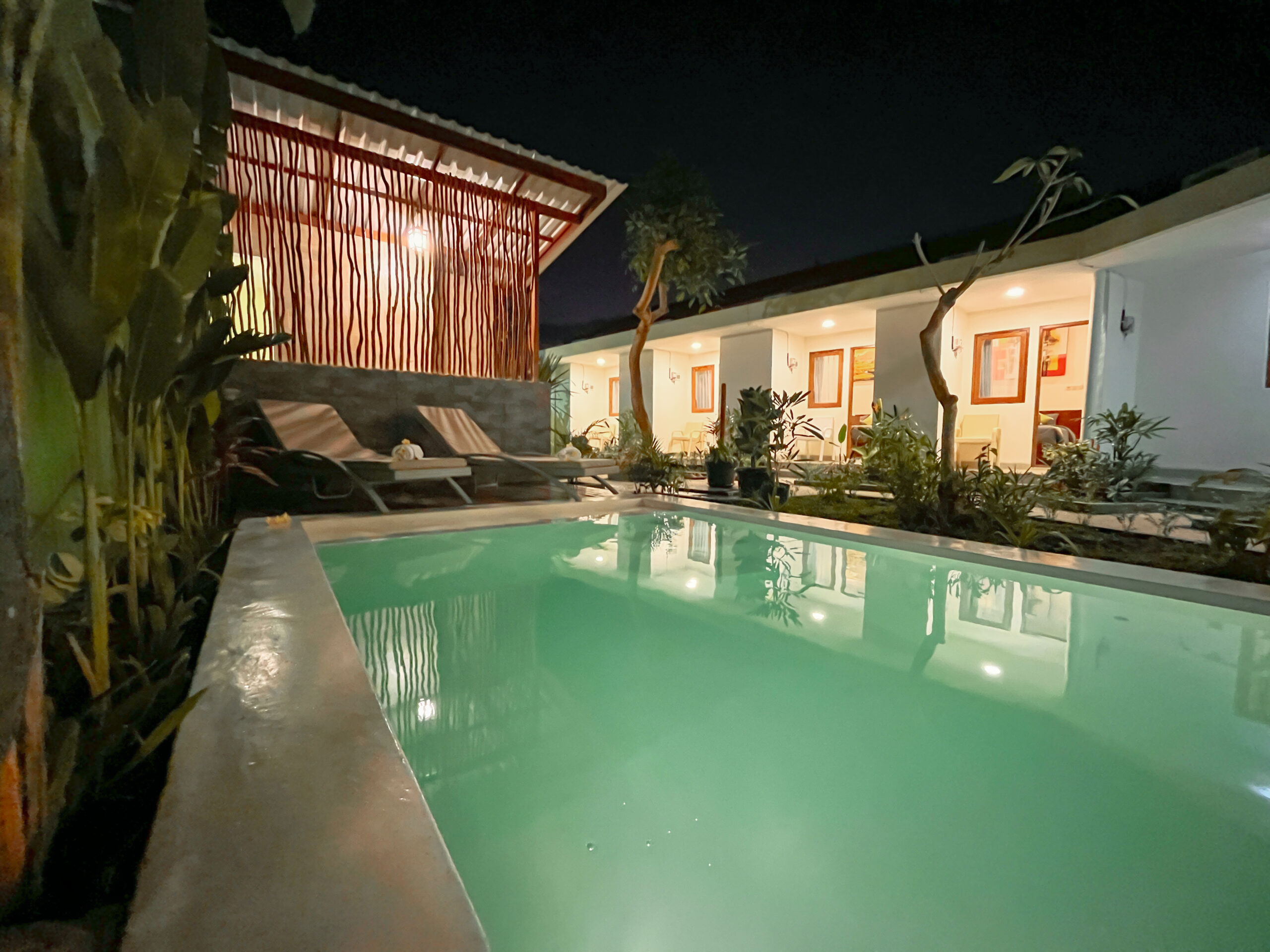 Guest House Mora Residence Jimbaran  Deluxe Room by SAMHITA